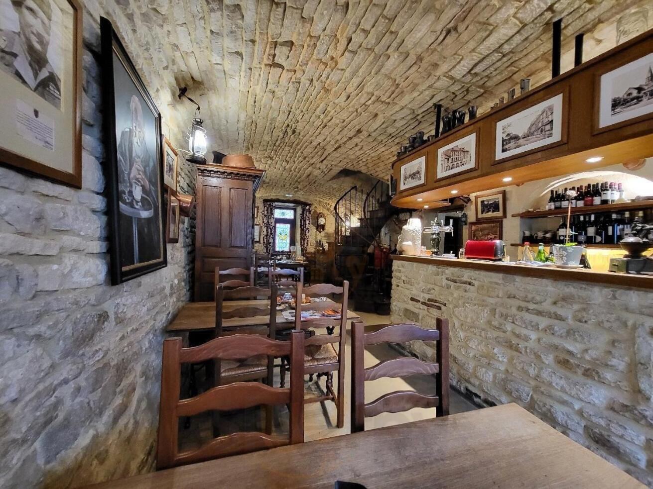 Hostellerie Saint Martin- Logis Hotel Et Restaurant Creully sur Seulles Exterior foto
