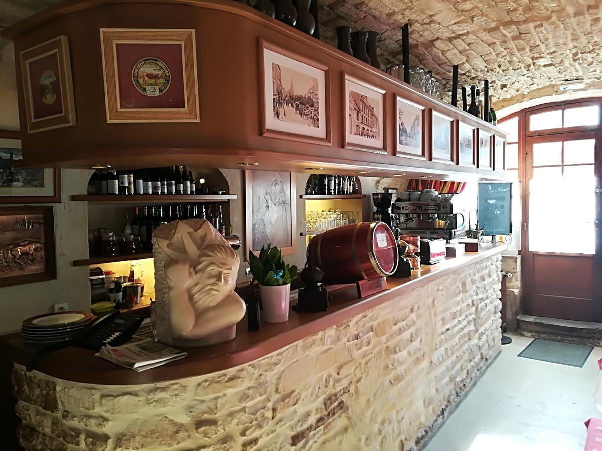 Hostellerie Saint Martin- Logis Hotel Et Restaurant Creully sur Seulles Exterior foto