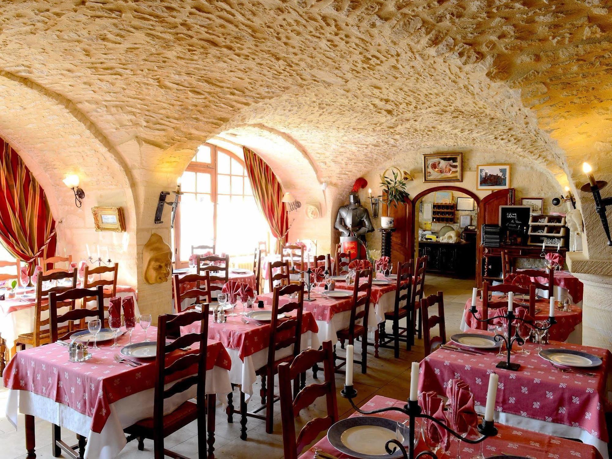 Hostellerie Saint Martin- Logis Hotel Et Restaurant Creully sur Seulles Exterior foto